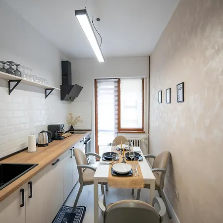 Beautiful Two-bedroom In City Center Апартаменты София
