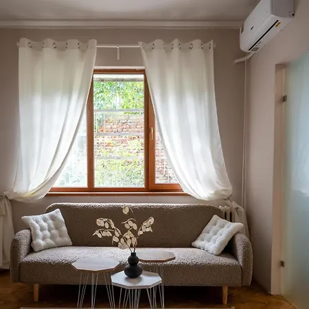Apartment Beautiful Two-bedroom In City Center Sofia