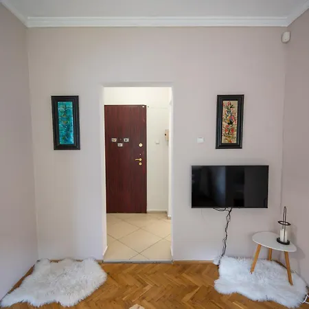 Beautiful Two-bedroom In City Center Apartment Sofia
