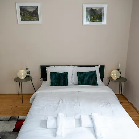 Apartment Beautiful Two-bedroom In City Center Sofia