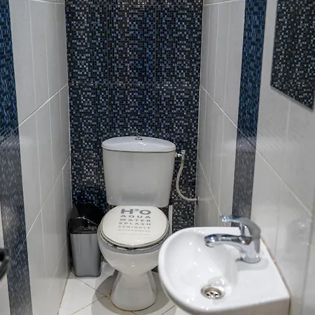 Beautiful Two-bedroom In City Center Appartamento