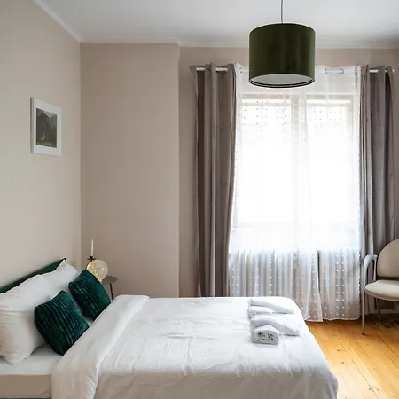 Beautiful Two-bedroom In City Center *